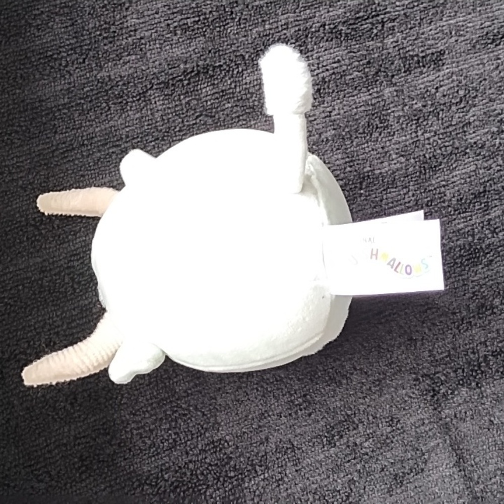 Squishmallow bull - Picture 2 of 3